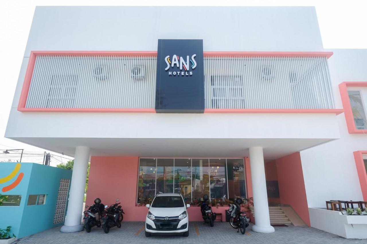Sans Hotel Aurum Majapahit 三宝垄 外观 照片