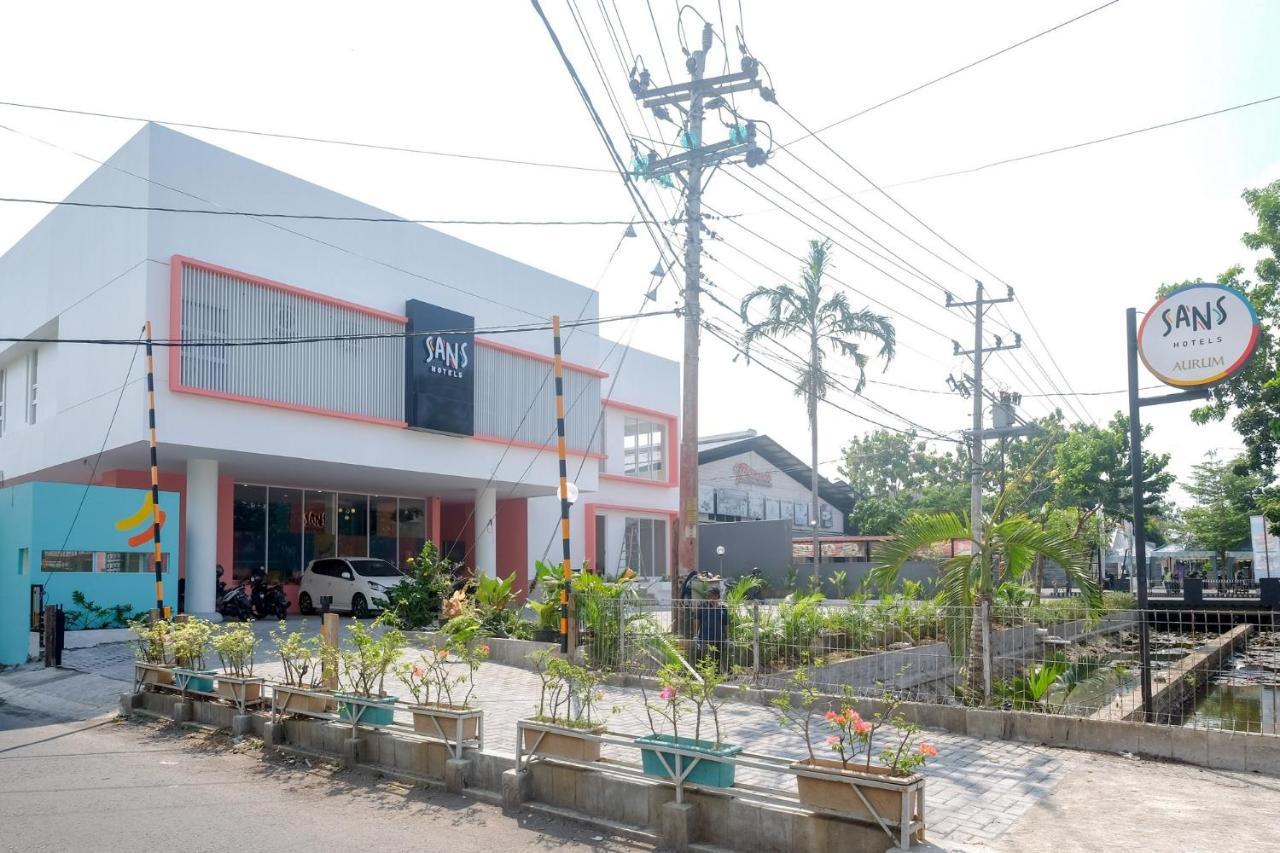 Sans Hotel Aurum Majapahit 三宝垄 外观 照片